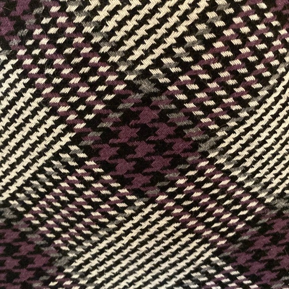 3/$15 - LOFT skirt - Size 6 (Fits like a Size 8) - Picture 5 of 10